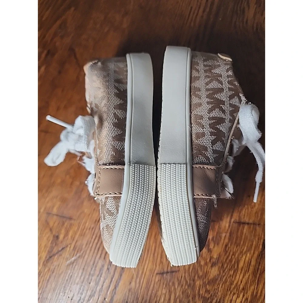 Oak 2T Tan Michael Kors Toddler/Children Shoes  Size 8 toddler